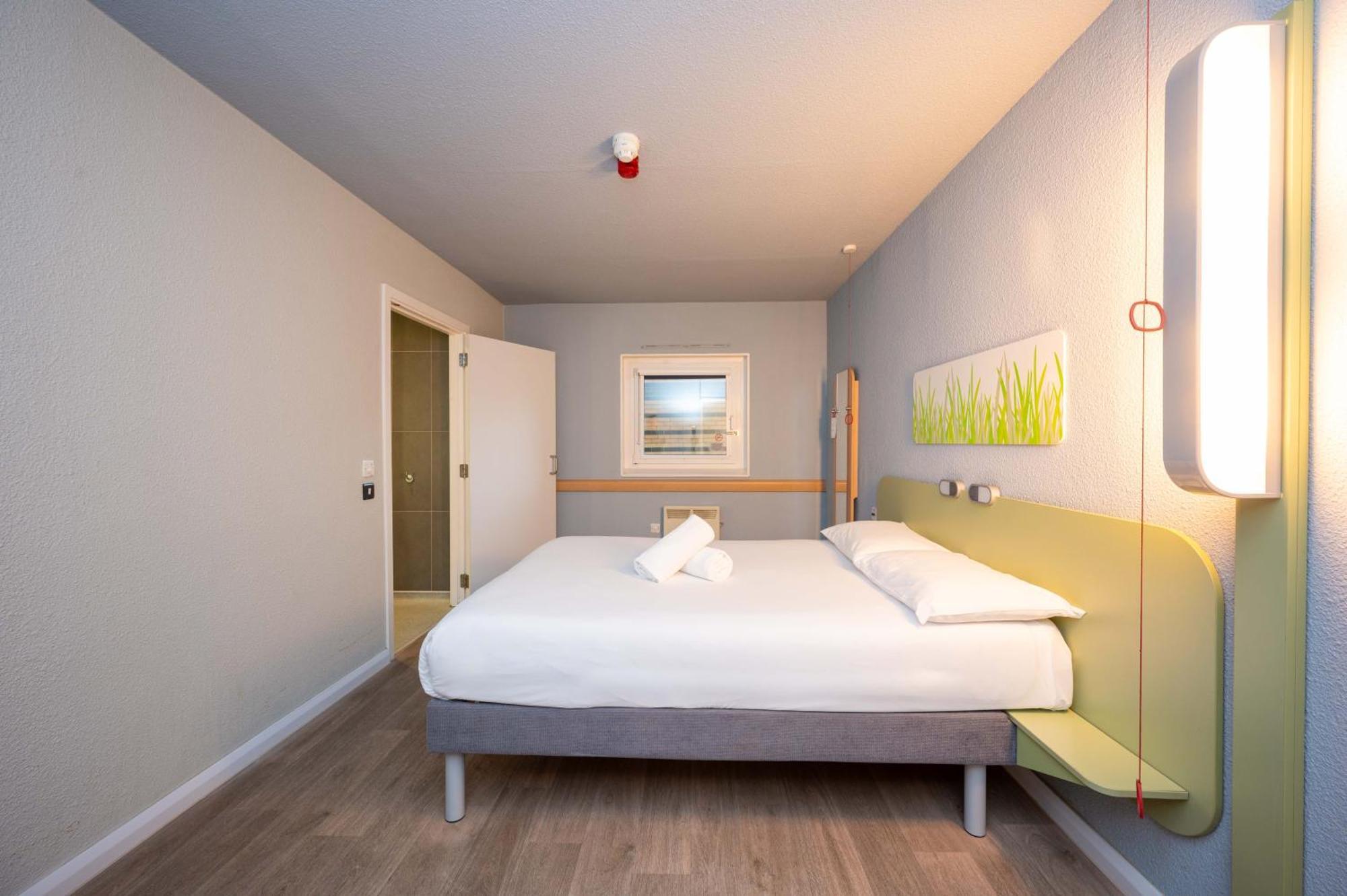 Ibis Budget London Barking Баркинг Экстерьер фото