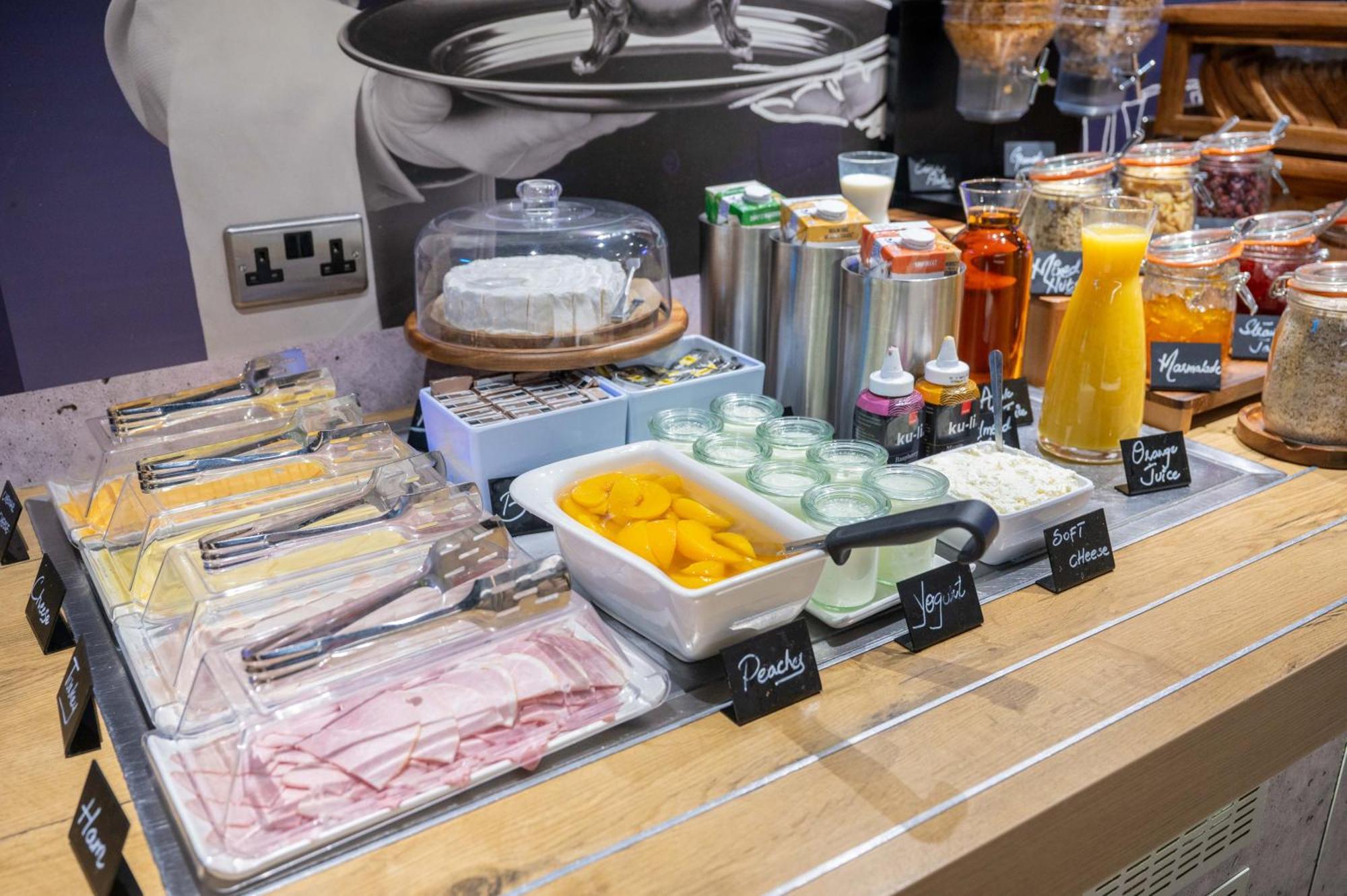 Ibis Budget London Barking Баркинг Экстерьер фото