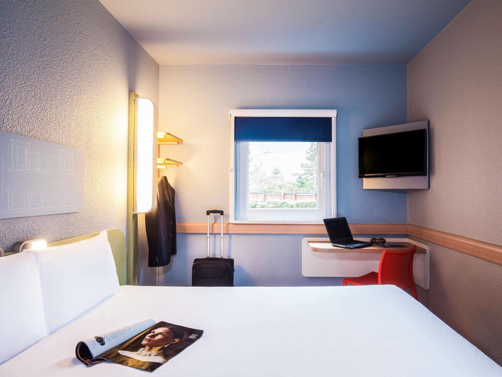 Ibis Budget London Barking Баркинг Экстерьер фото
