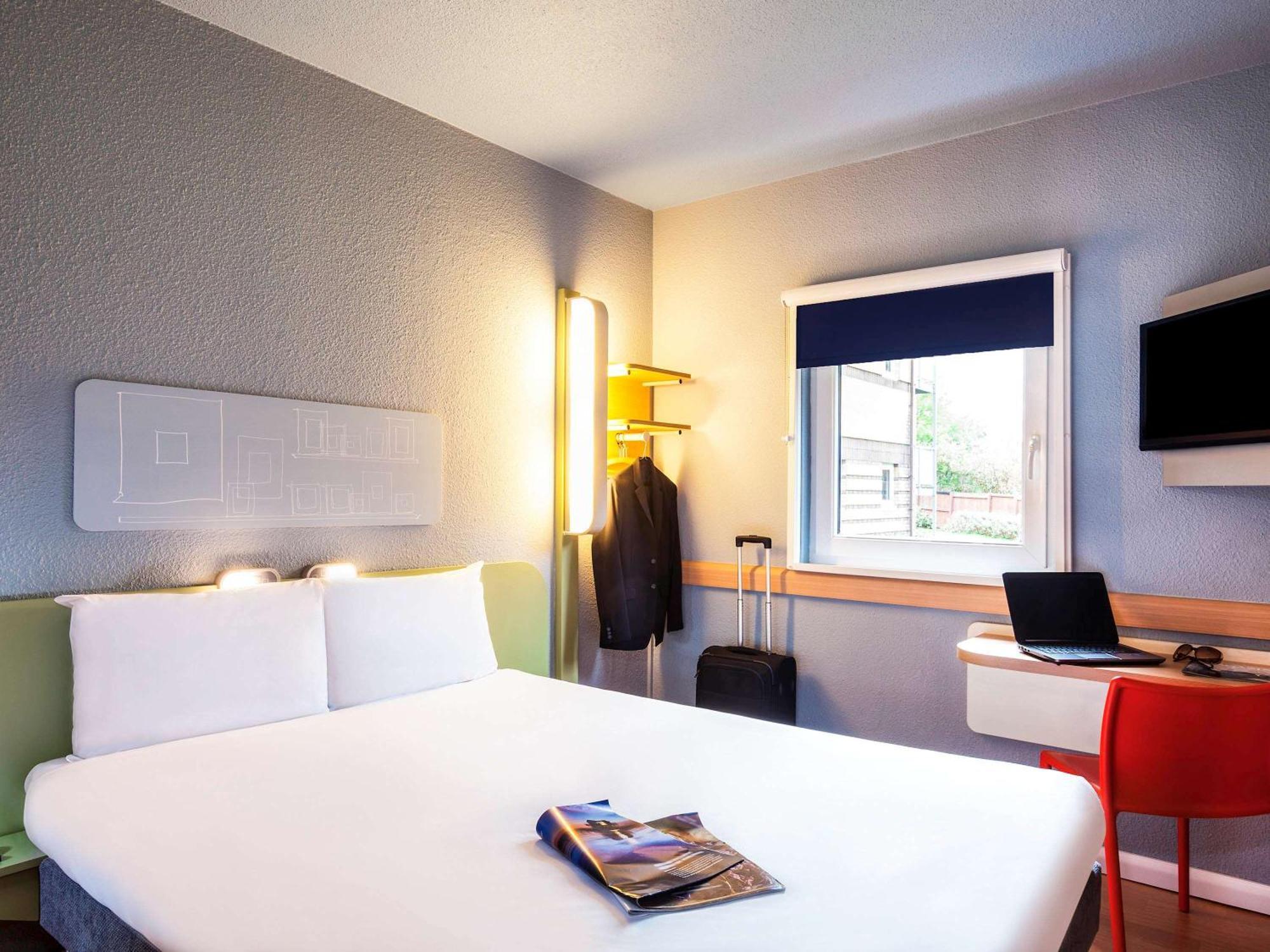 Ibis Budget London Barking Баркинг Экстерьер фото