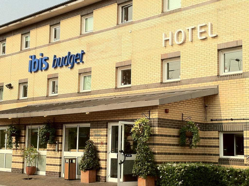 Ibis Budget London Barking Баркинг Экстерьер фото